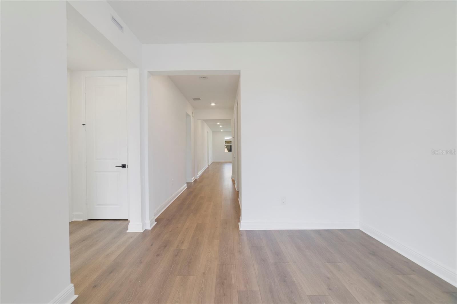 Image 5 of 24 For 3500 Lemon Button Terrace