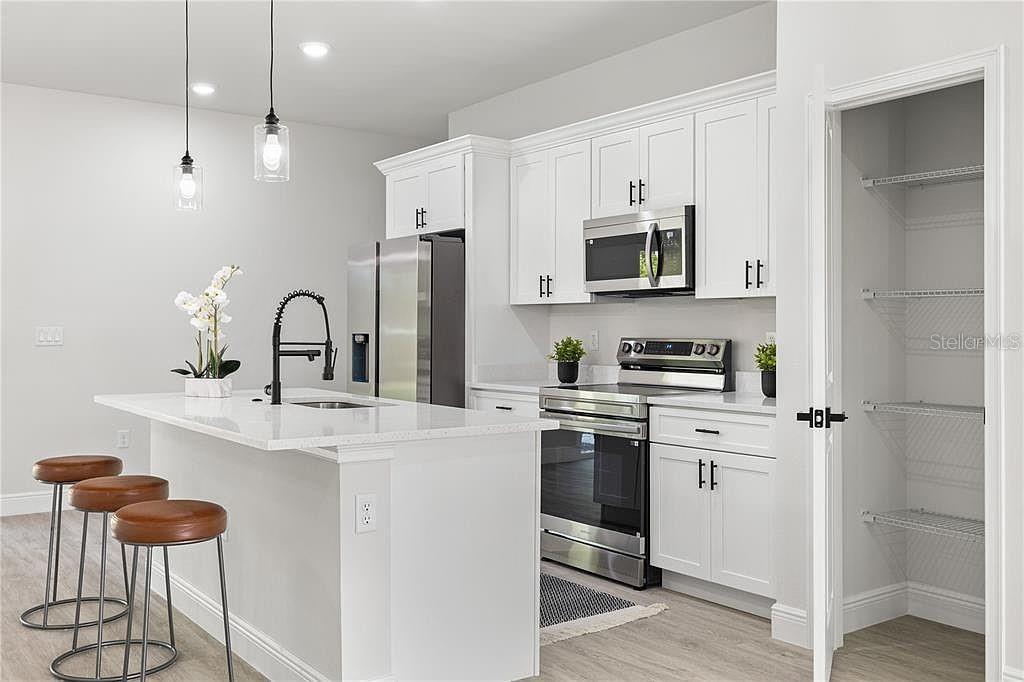 Image 5 of 22 For 8039 Santos Drive