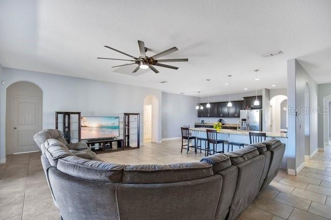 Image 3 of 42 For 1422 Sharon Rose Trace