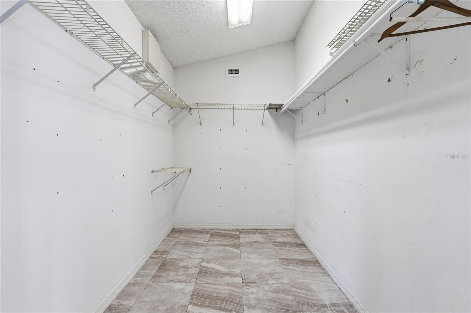 Image 19 of 38 For 3179 Maple Run