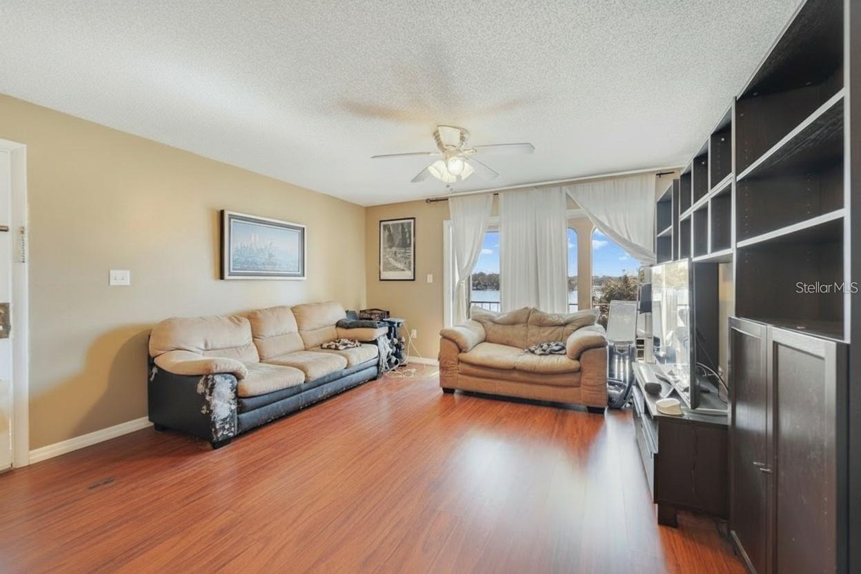 Image 11 of 20 For 512 Orange Drive 33