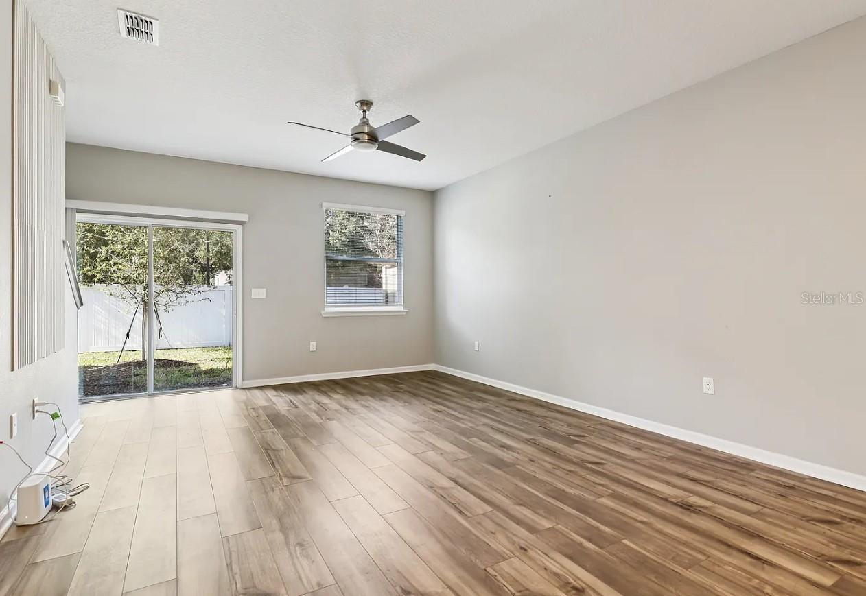 Image 8 of 12 For 11748 Beardgrass Way