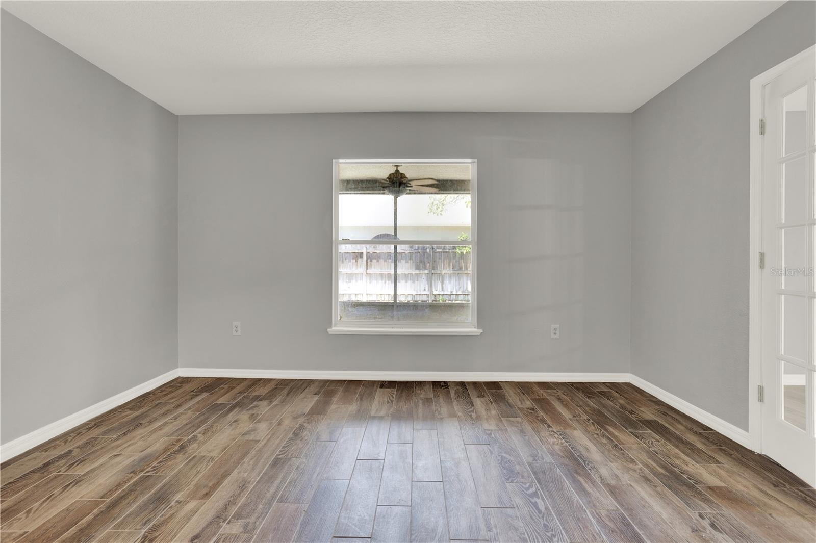 Image 12 of 43 For 809 Deer Glen Court