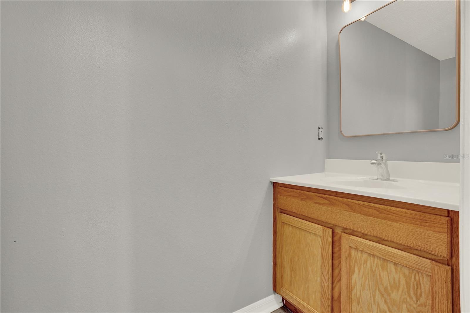 Image 24 of 43 For 809 Deer Glen Court