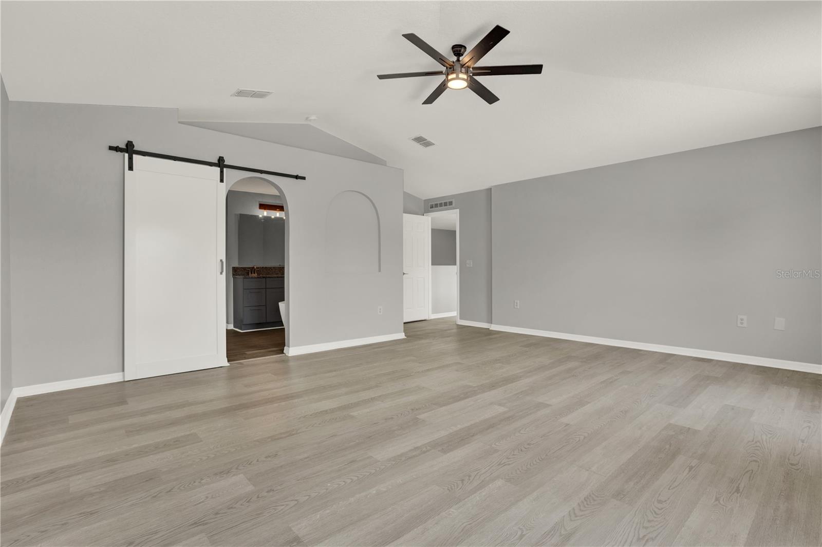 Image 30 of 43 For 809 Deer Glen Court