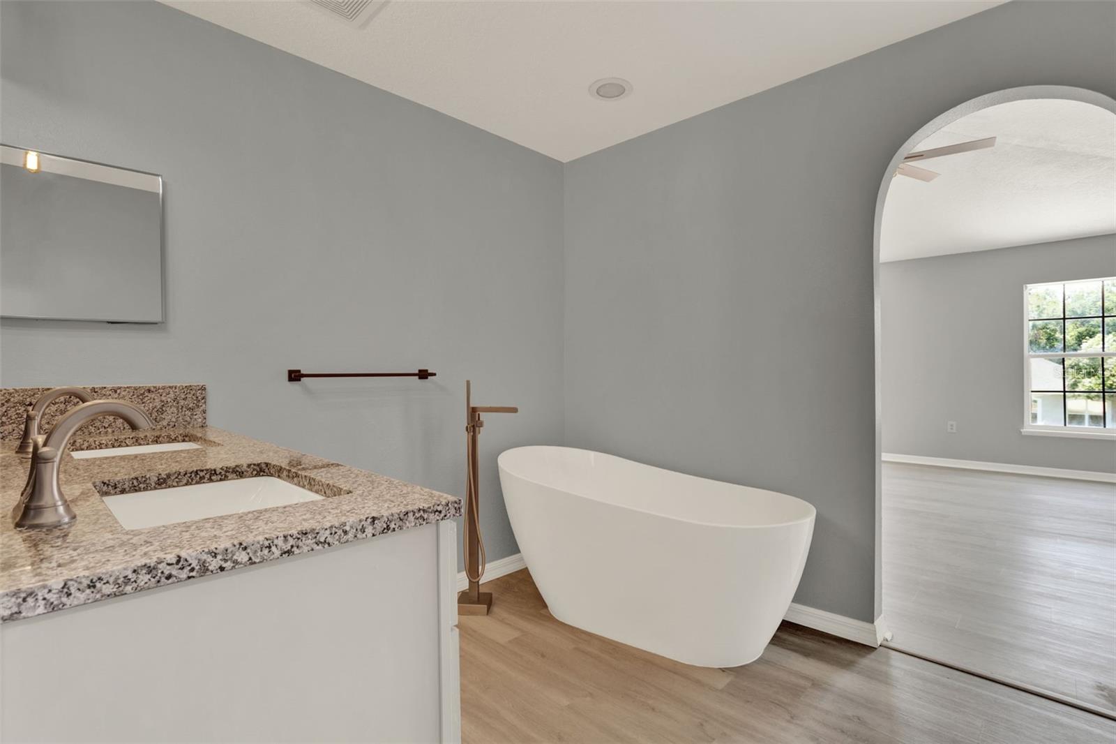 Image 32 of 43 For 809 Deer Glen Court