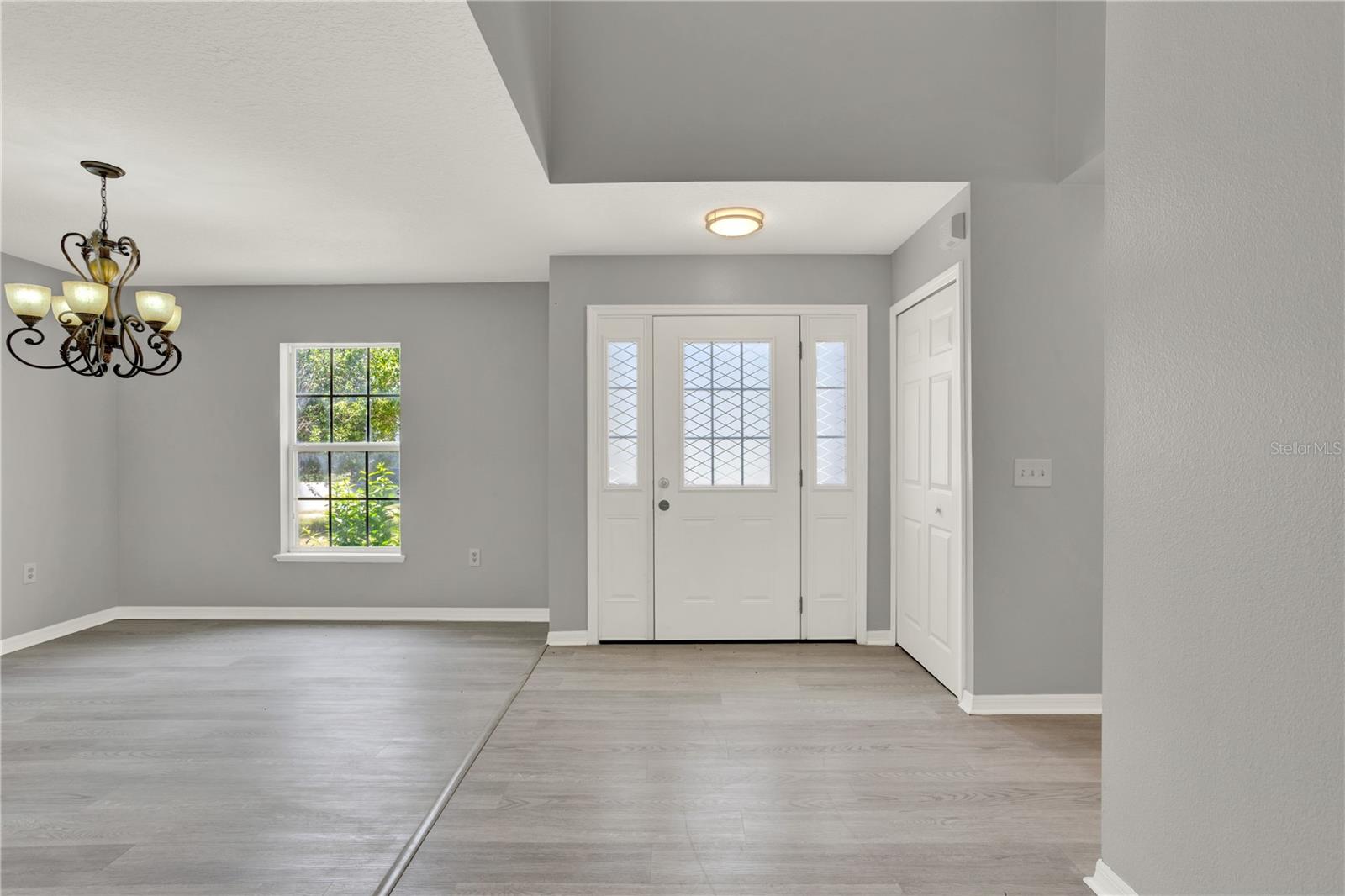 Image 9 of 43 For 809 Deer Glen Court