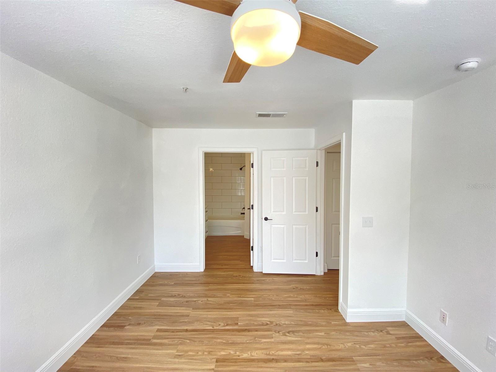 Image 30 of 34 For 9021 Lee Vista Boulevard 1710