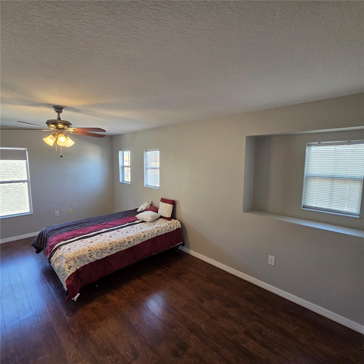 Image 27 of 51 For 641 Rosselli Boulevard