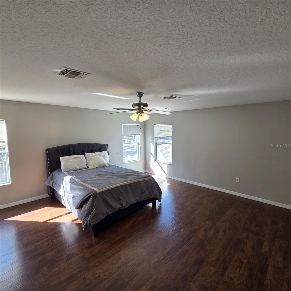 Image 31 of 51 For 641 Rosselli Boulevard