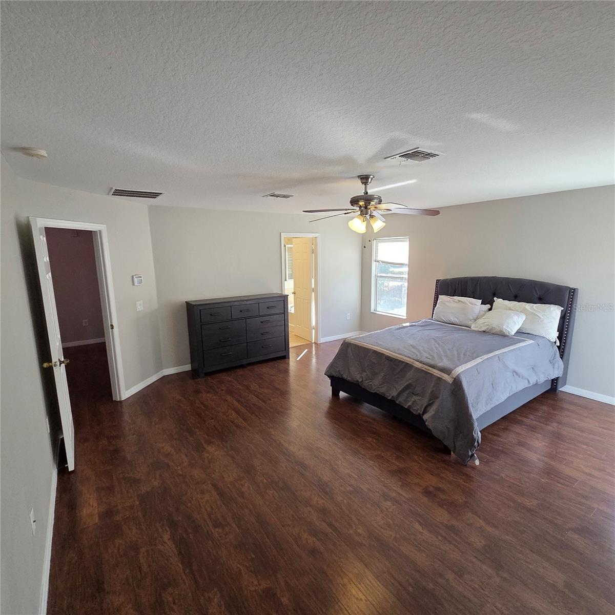 Image 32 of 51 For 641 Rosselli Boulevard