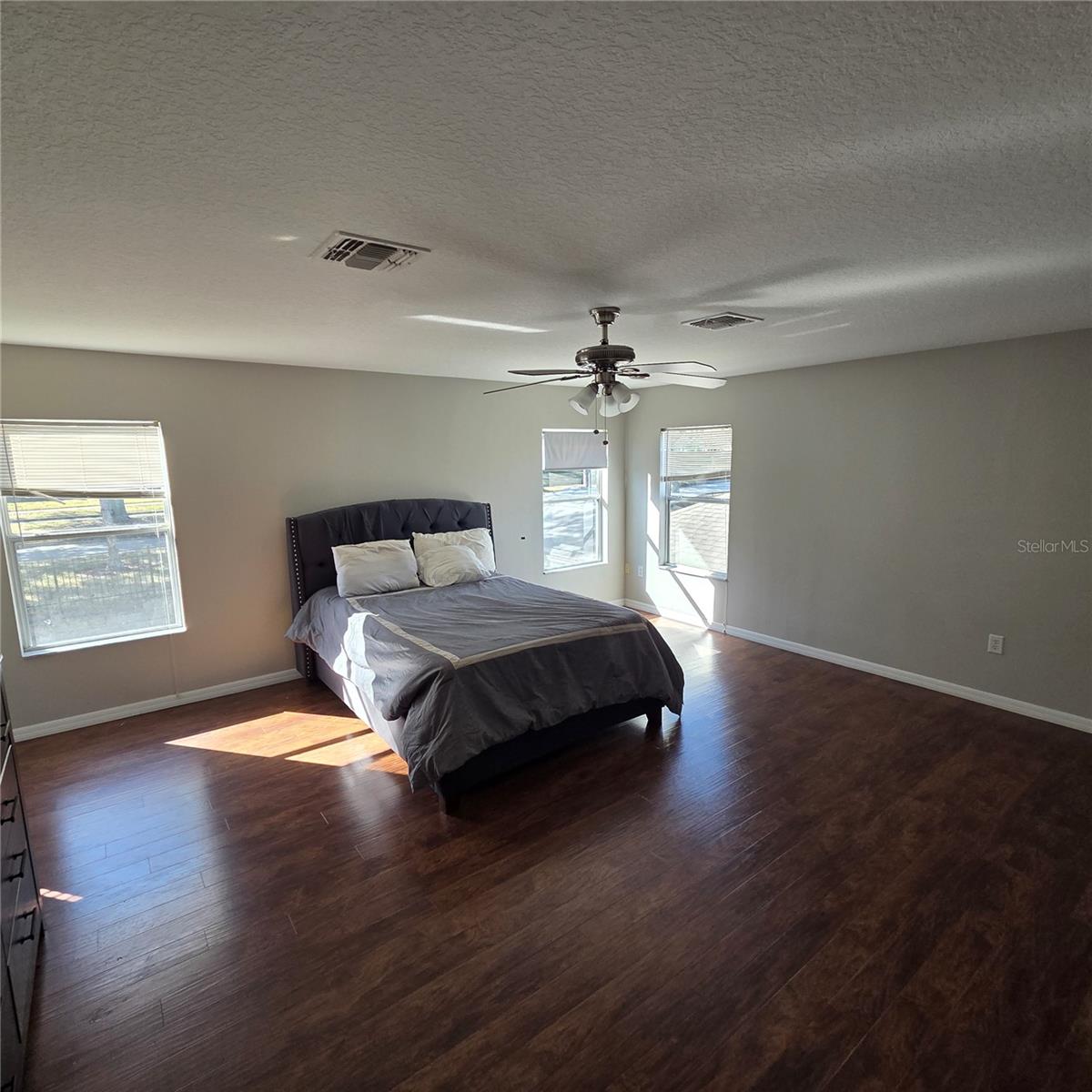 Image 34 of 51 For 641 Rosselli Boulevard