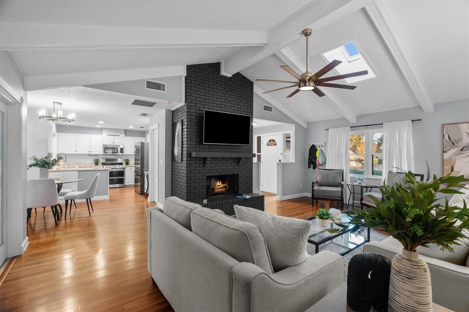 Image 5 of 44 For 109 Country Hill Drive