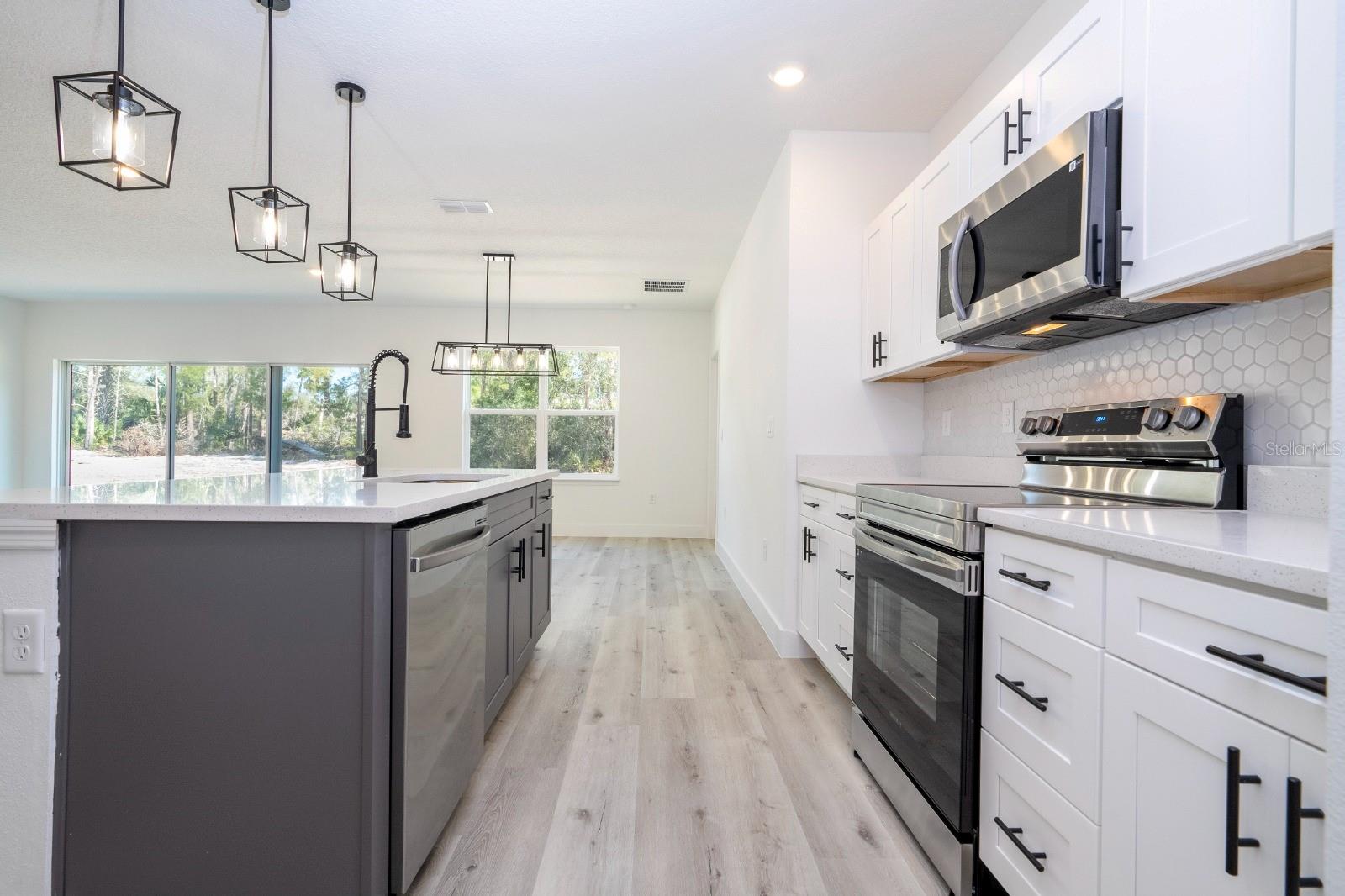 Image 12 of 45 For 1129 Edinburgh Street