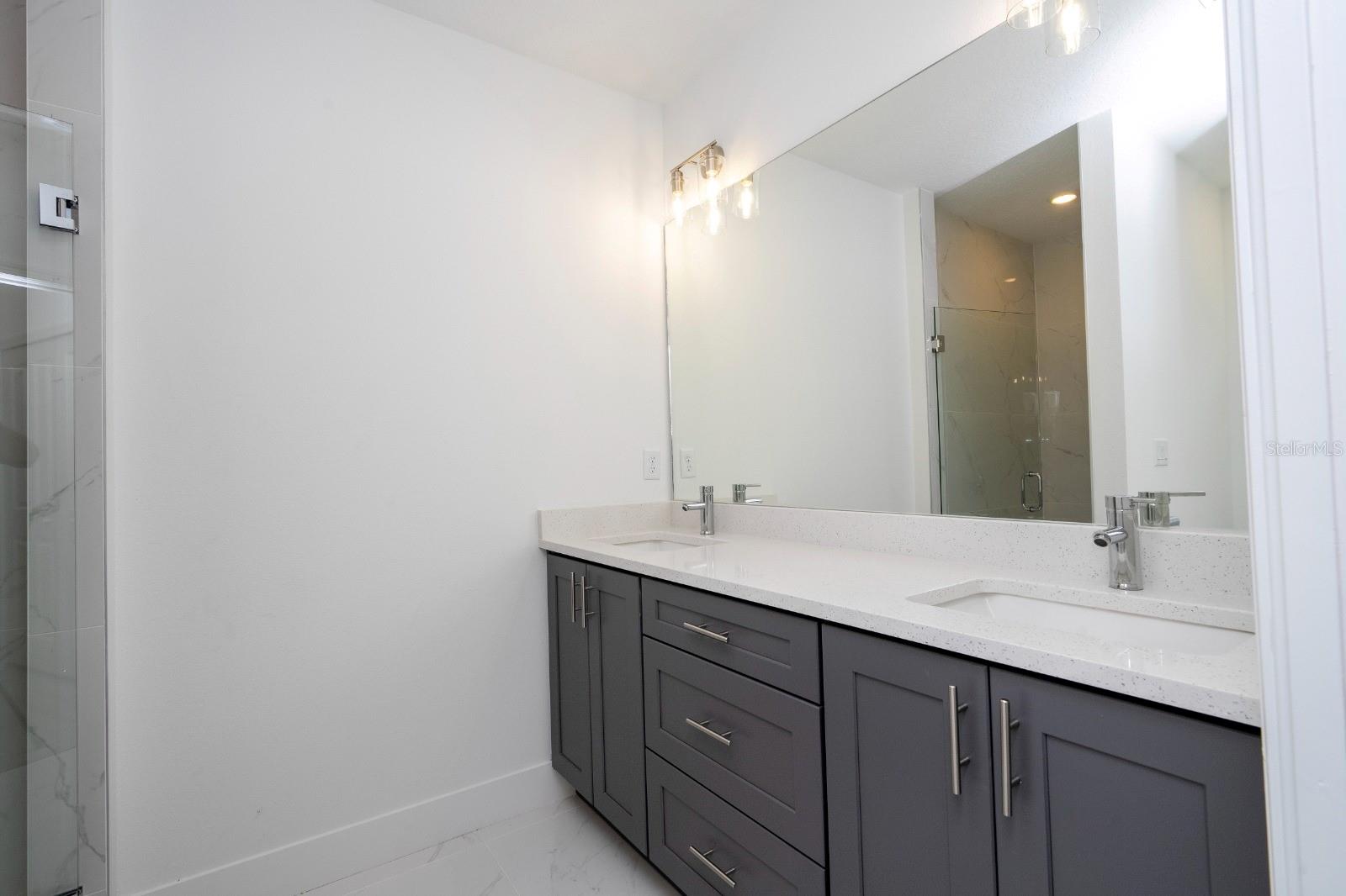 Image 23 of 45 For 1129 Edinburgh Street