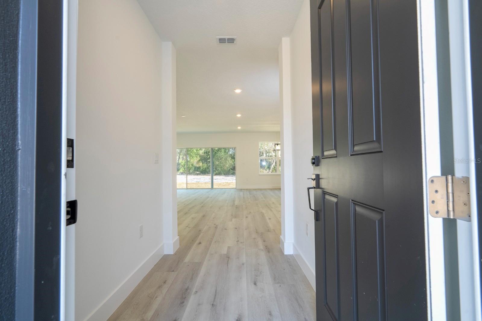 Image 3 of 45 For 1129 Edinburgh Street