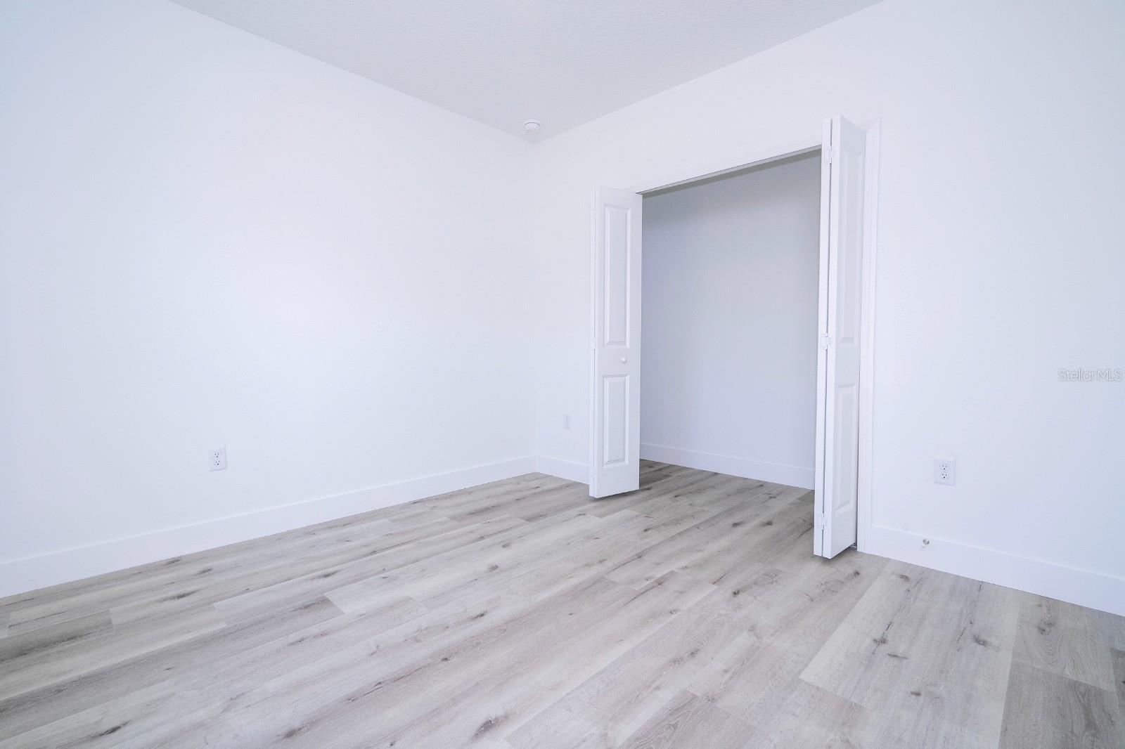 Image 33 of 45 For 1129 Edinburgh Street