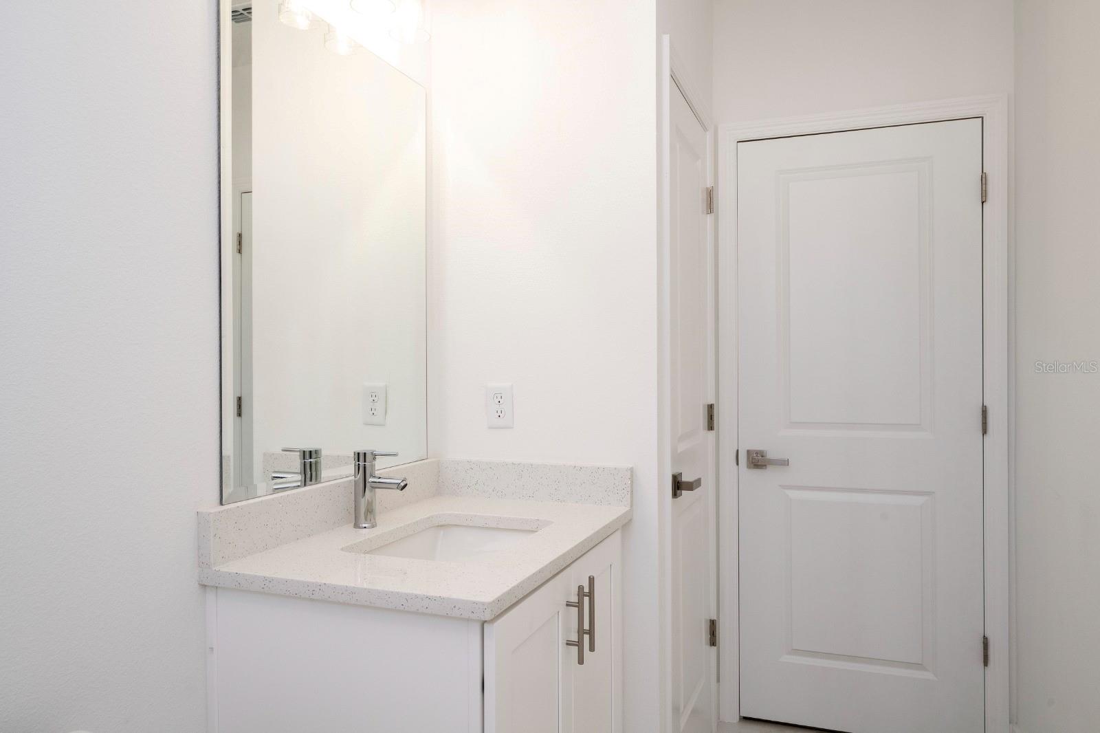 Image 40 of 45 For 1129 Edinburgh Street