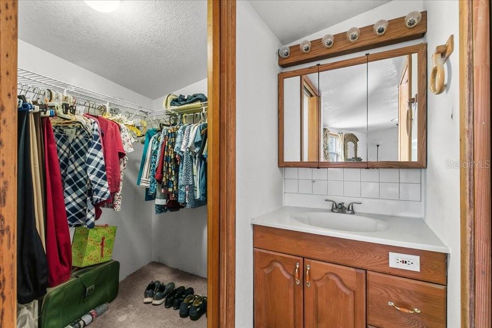 Image 37 of 48 For 2691 Richmond Avenue