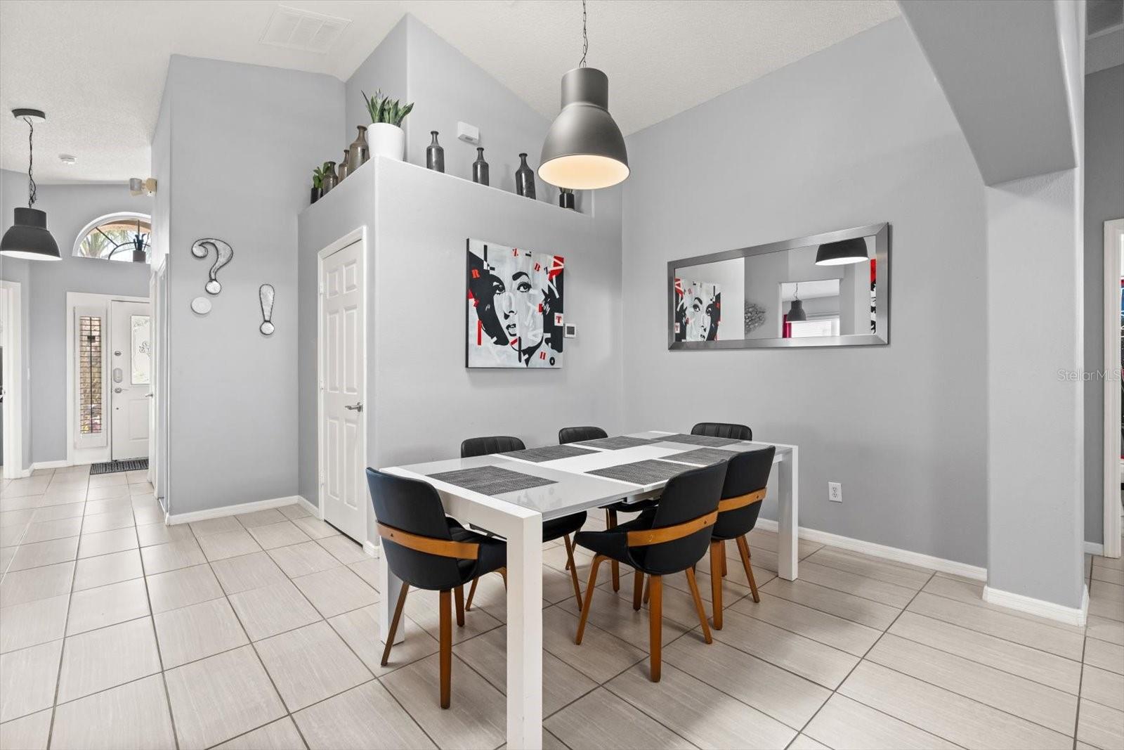 Image 4 of 52 For 2619 Summer Creek Drive