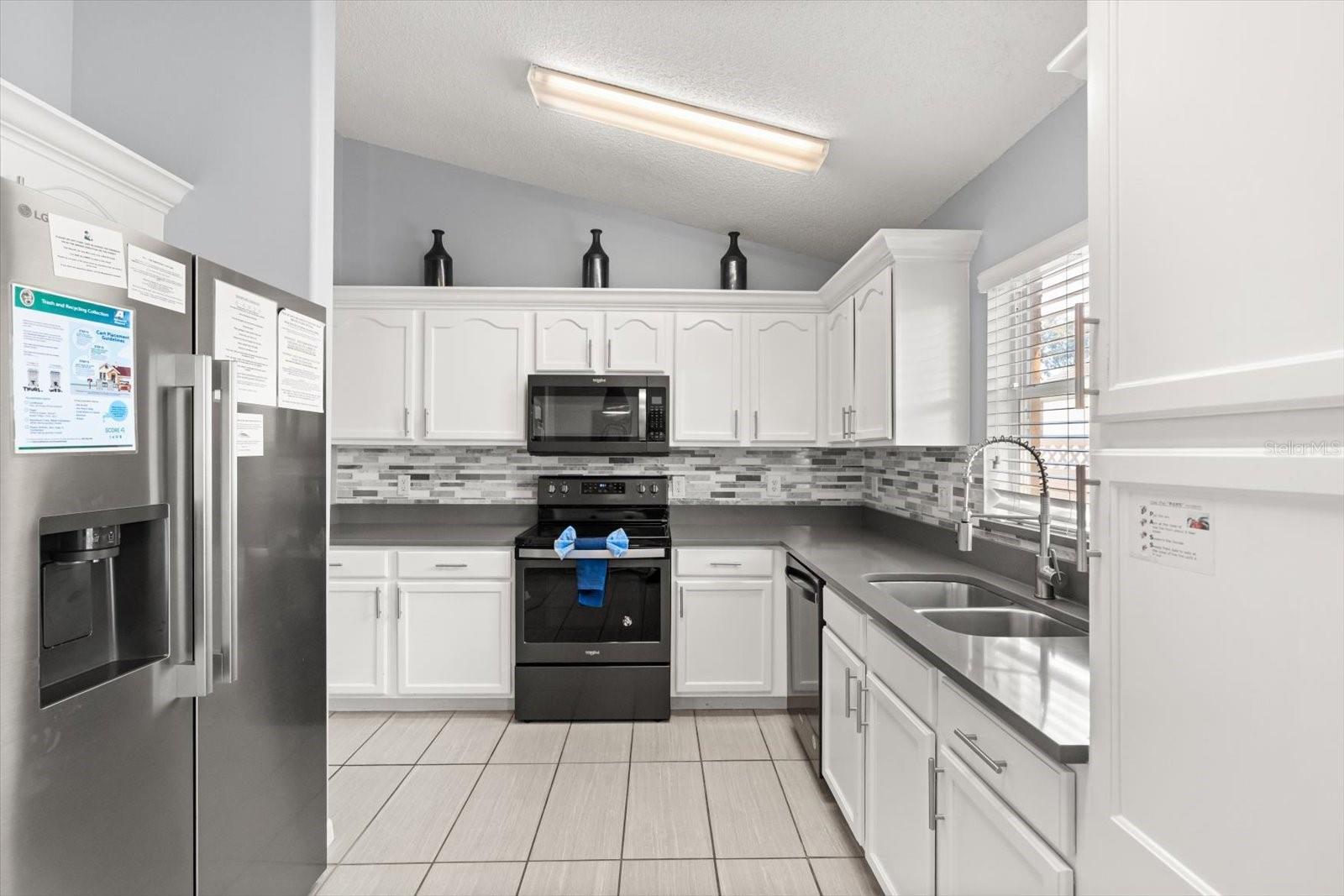 Image 9 of 52 For 2619 Summer Creek Drive