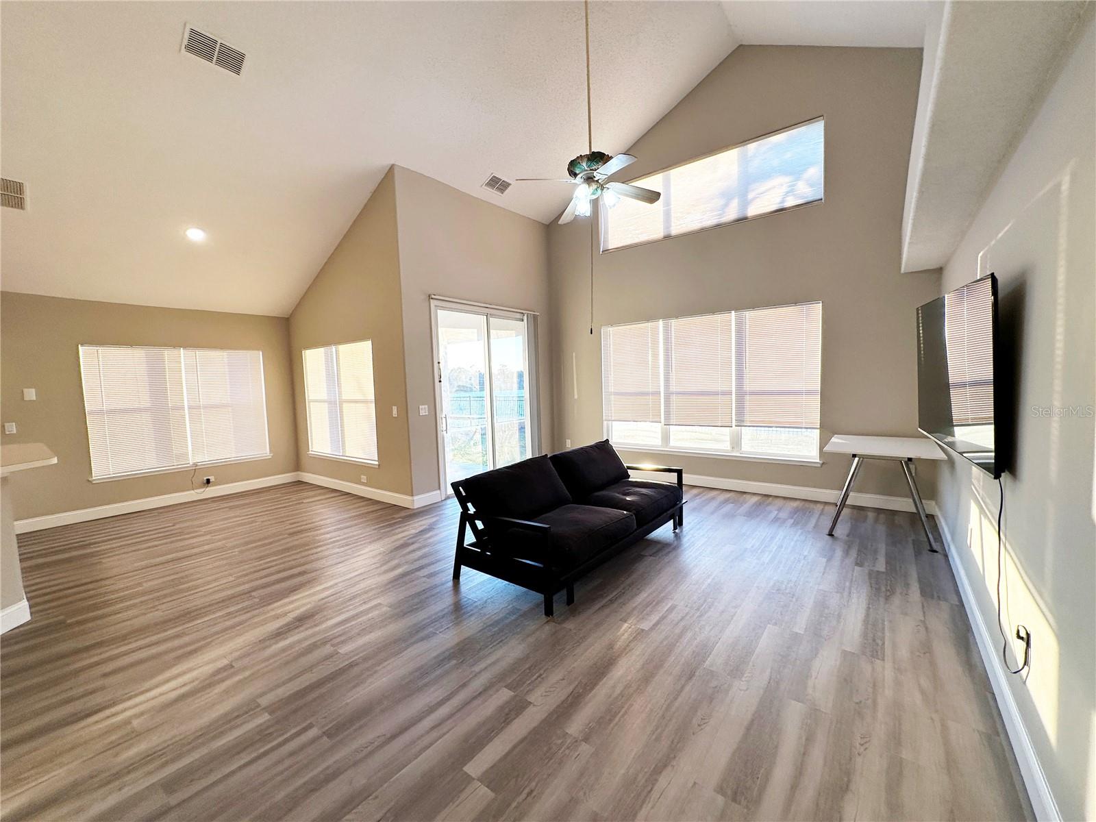 Image 14 of 67 For 14912 Indigo Lake Drive