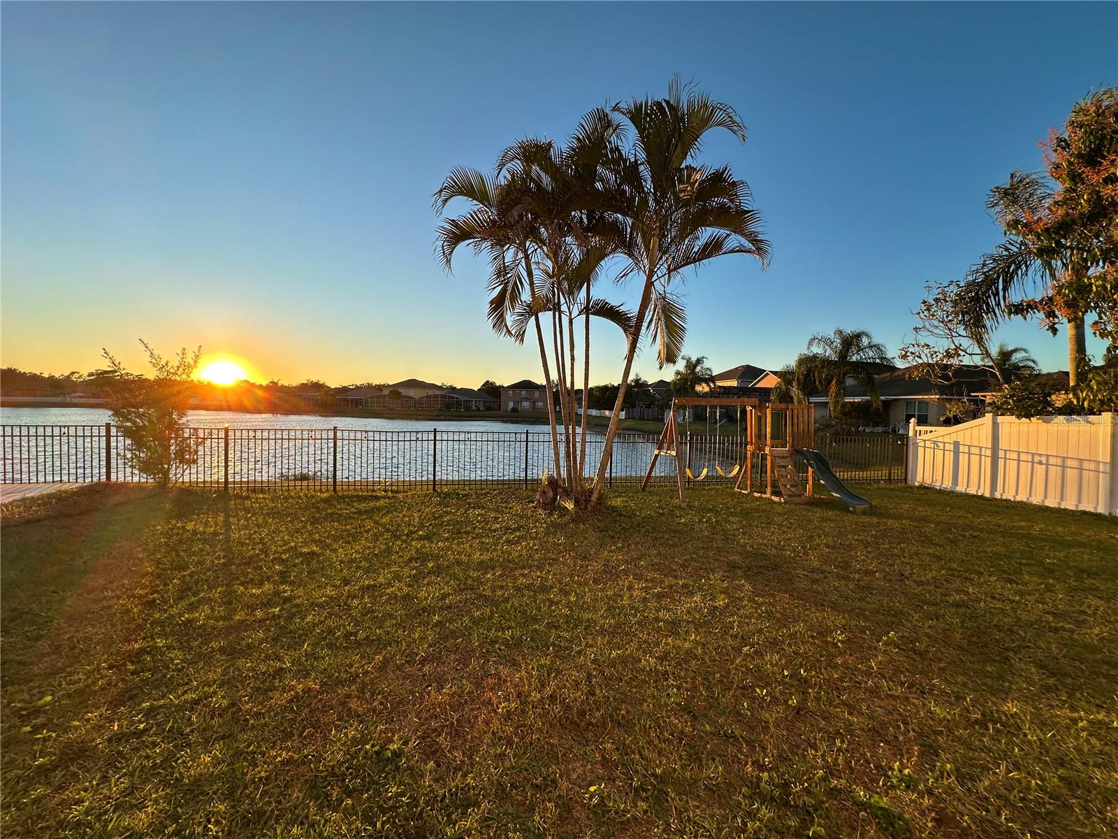 Image 16 of 67 For 14912 Indigo Lake Drive