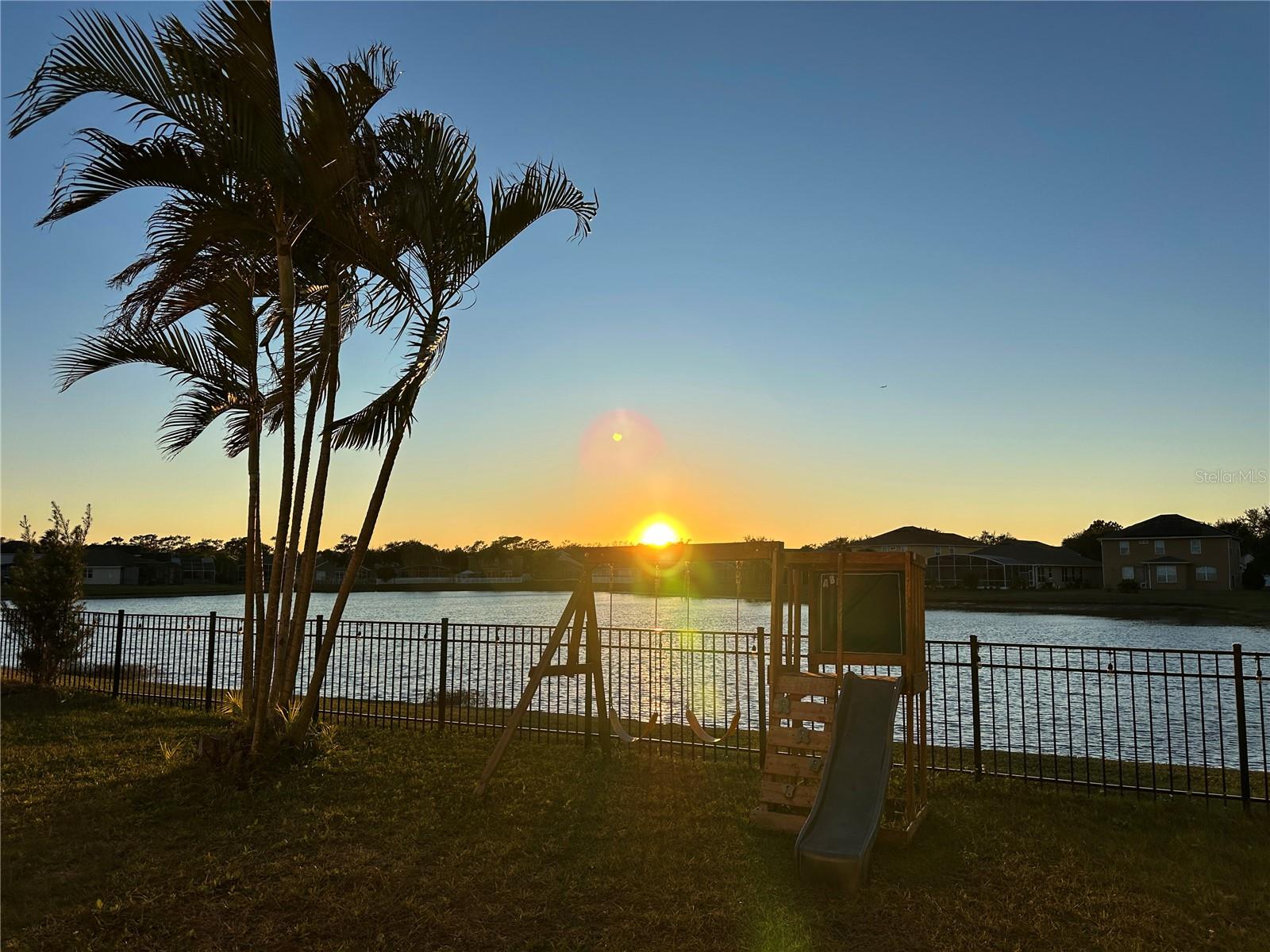 Image 17 of 67 For 14912 Indigo Lake Drive