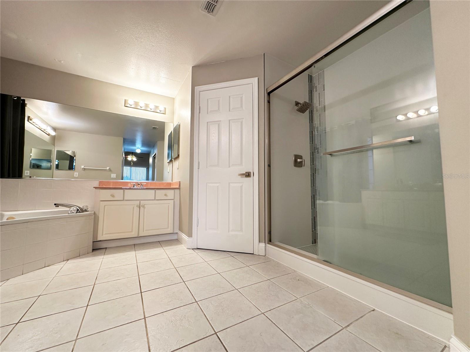 Image 34 of 67 For 14912 Indigo Lake Drive