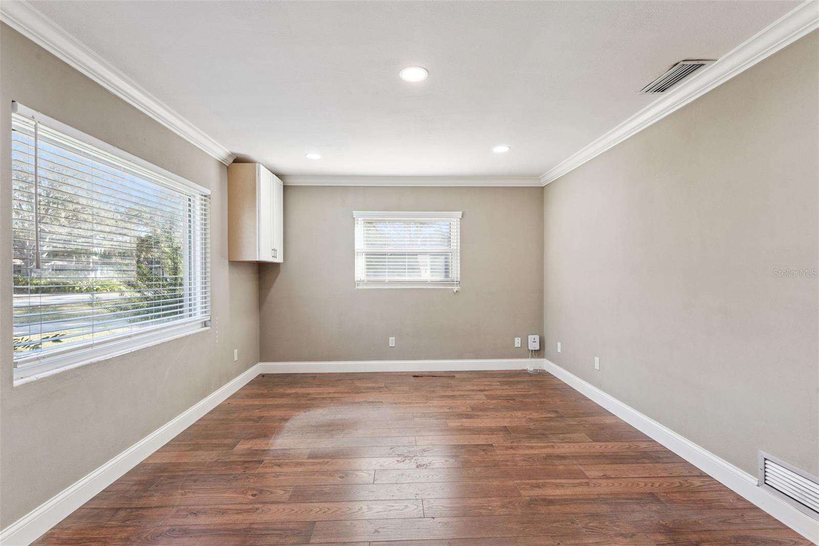 Image 14 of 20 For 370 Sultana Lane