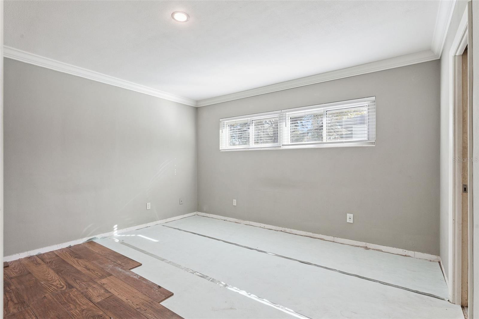 Image 16 of 20 For 370 Sultana Lane