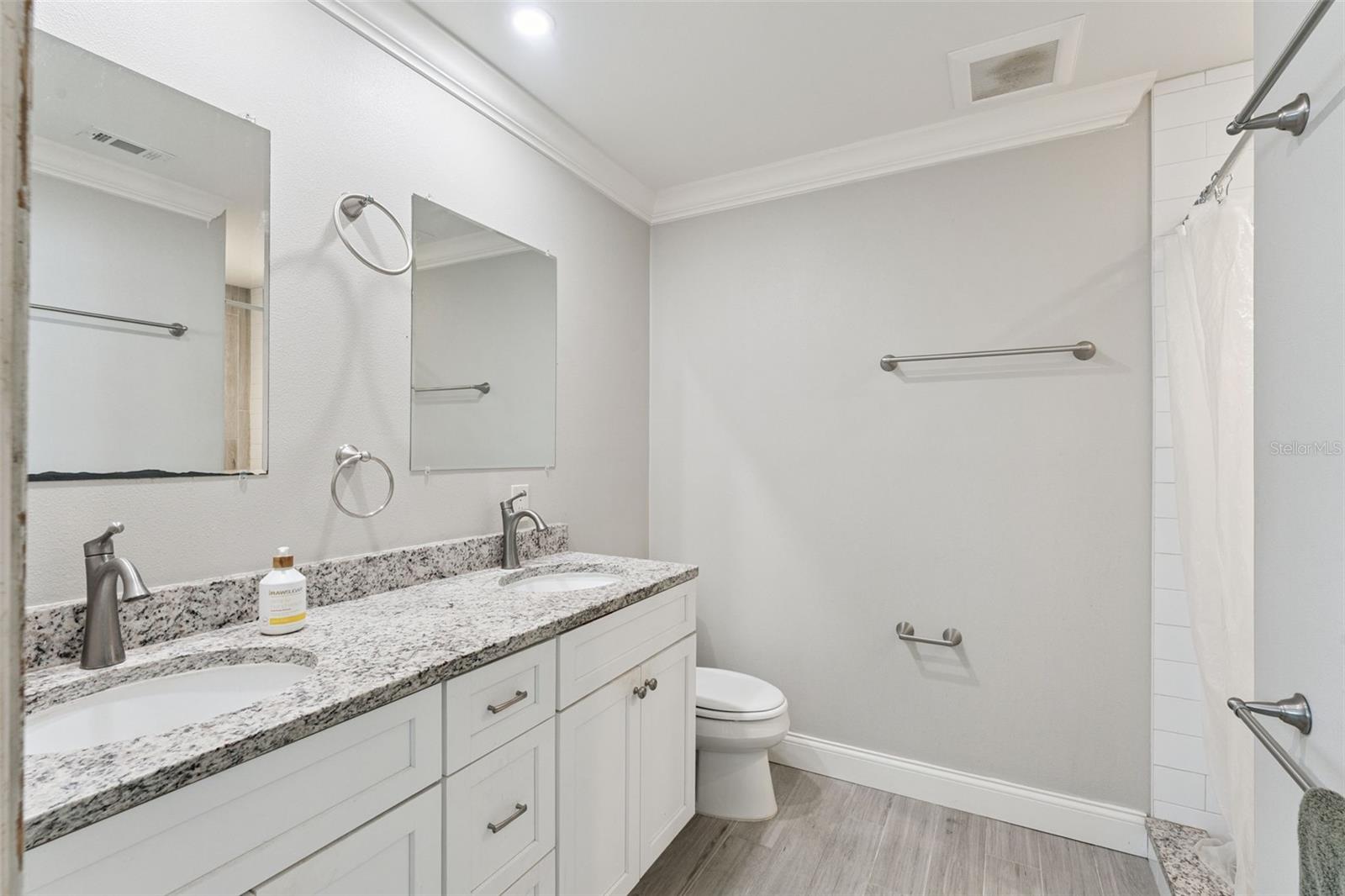 Image 17 of 20 For 370 Sultana Lane