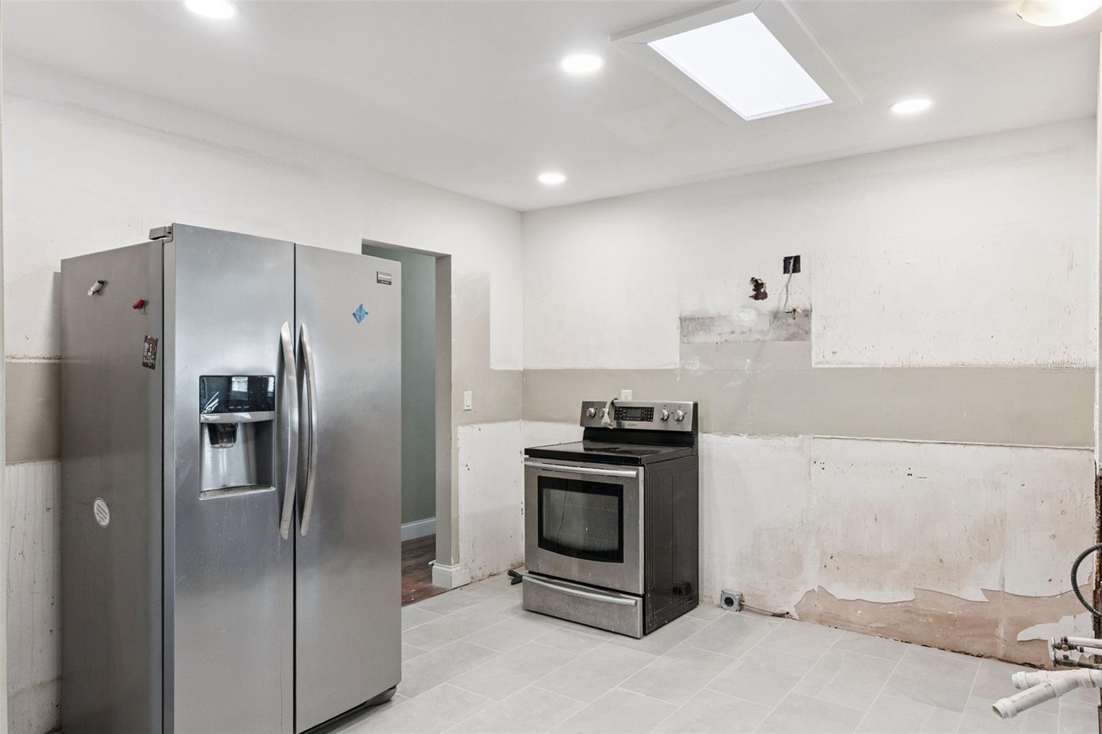 Image 8 of 20 For 370 Sultana Lane