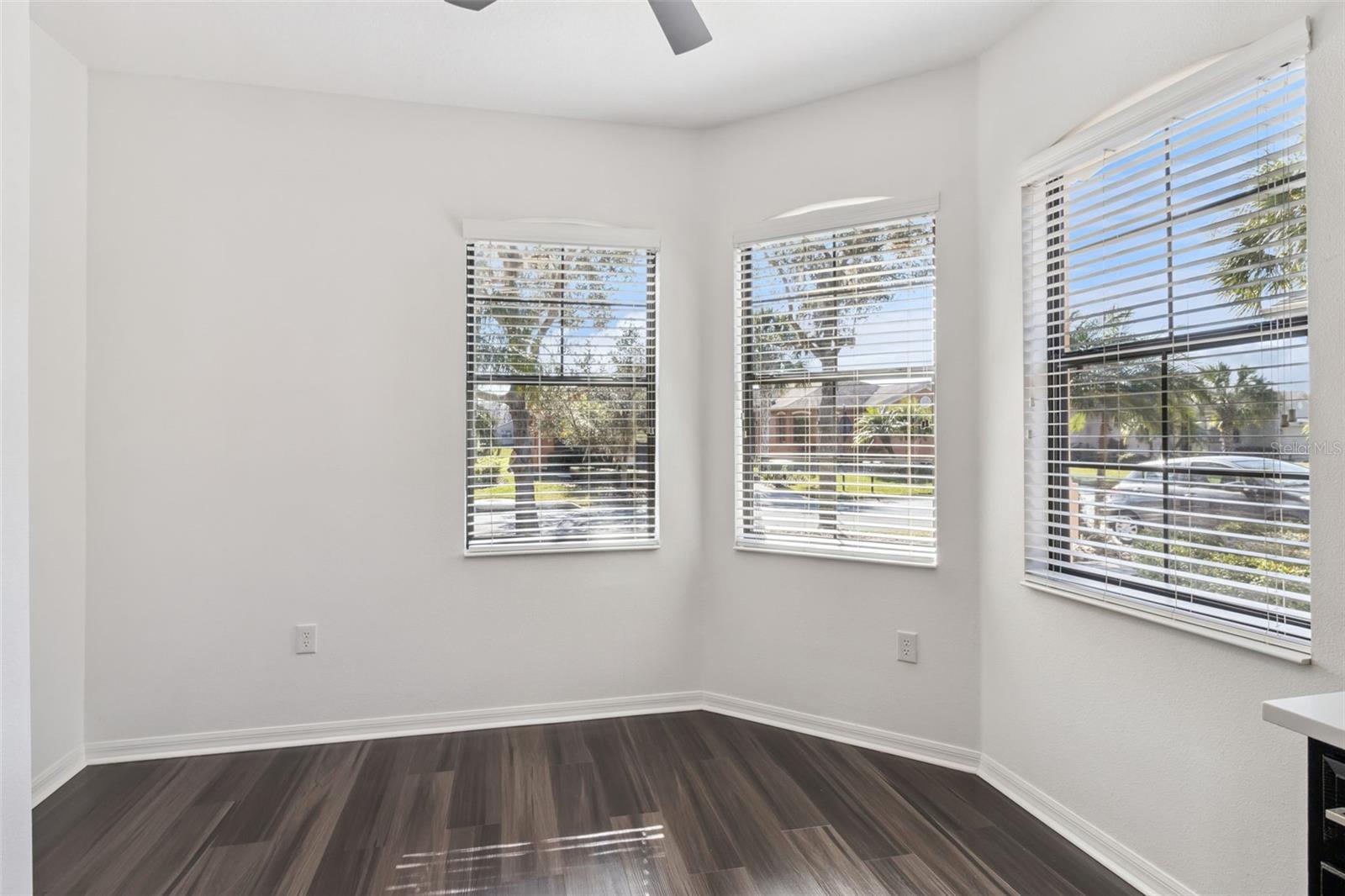 Image 14 of 48 For 884 Grand Canal Drive