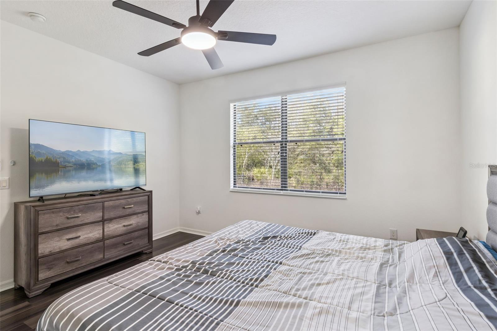 Image 17 of 48 For 884 Grand Canal Drive