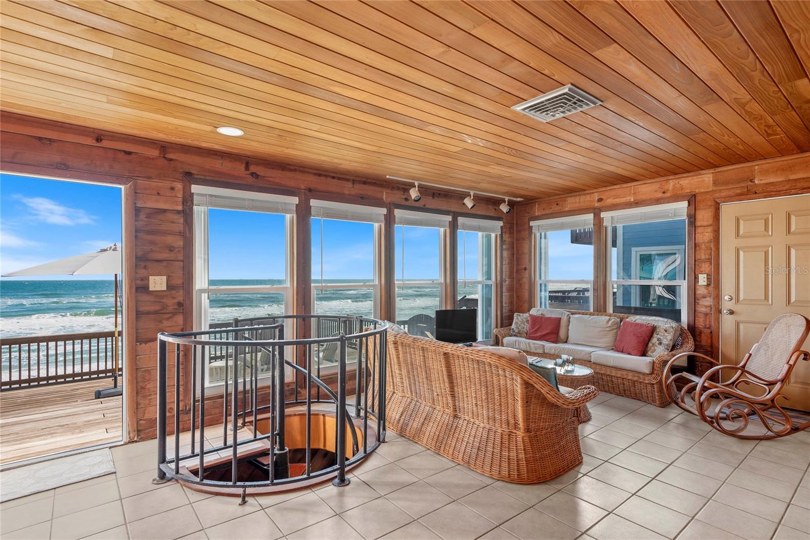 Image 12 of 40 For 6861 Atlantic Avenue