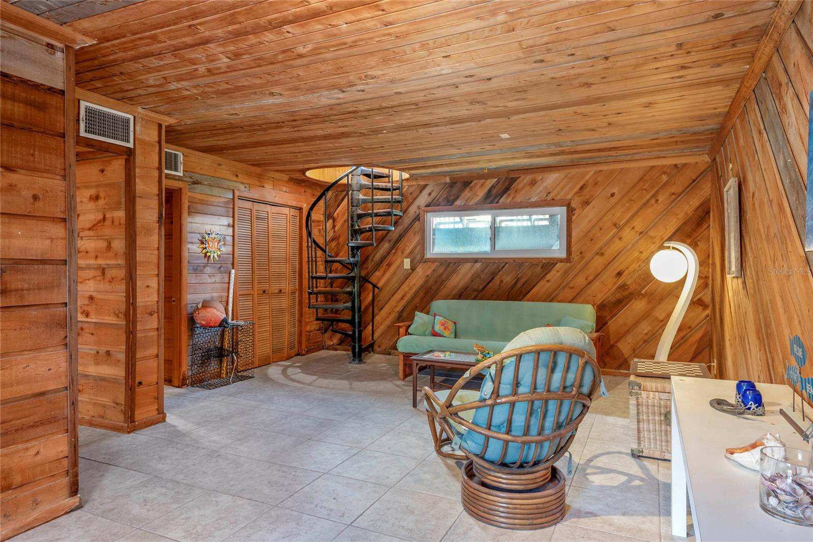 Image 23 of 40 For 6861 Atlantic Avenue