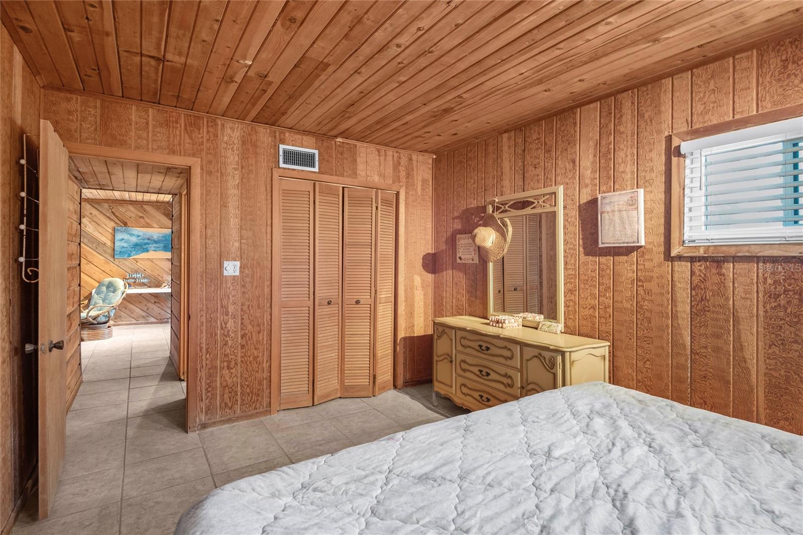 Image 26 of 40 For 6861 Atlantic Avenue