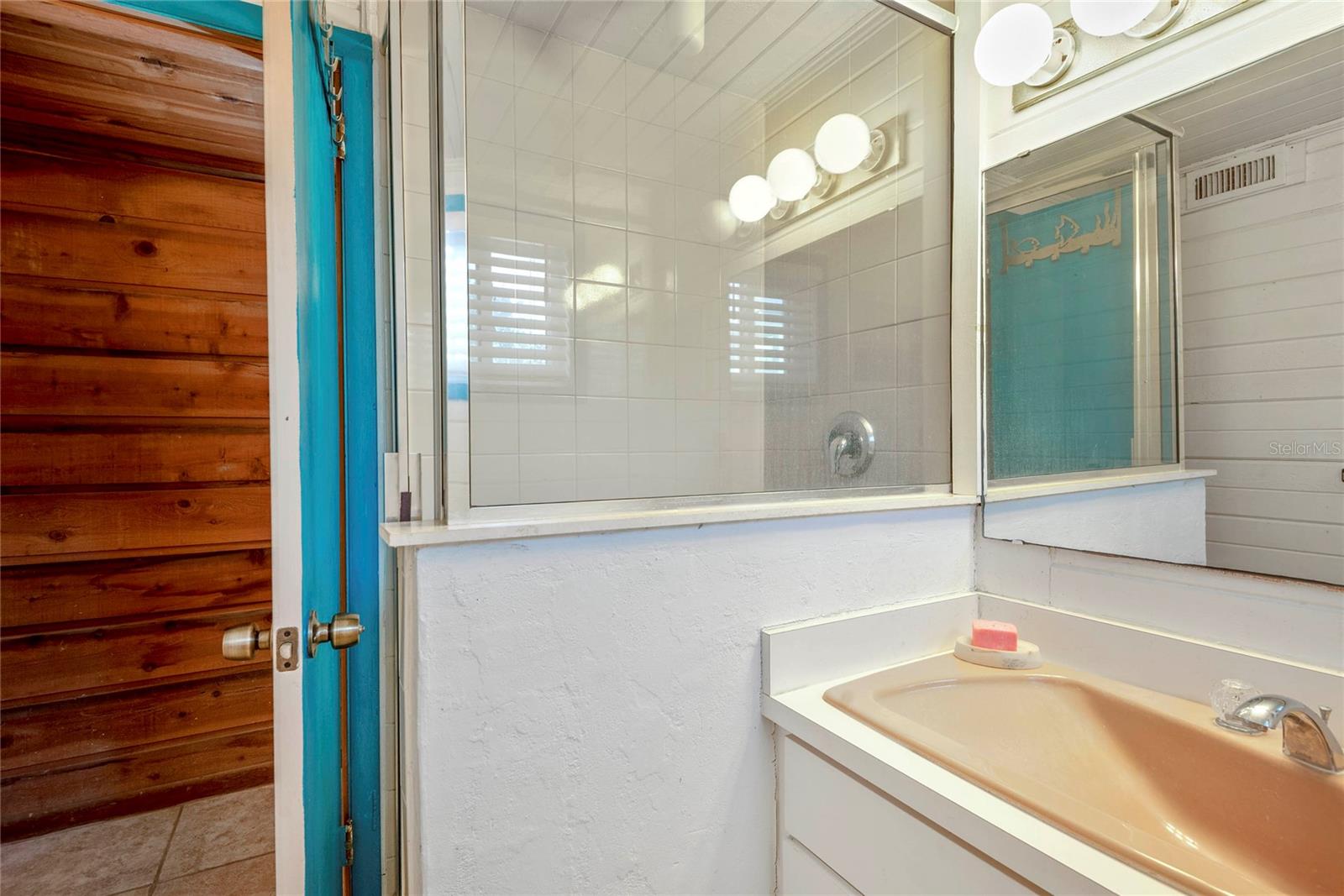 Image 28 of 40 For 6861 Atlantic Avenue