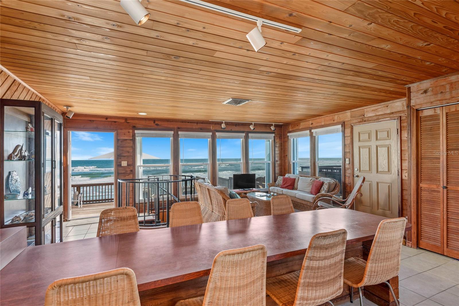 Image 5 of 40 For 6861 Atlantic Avenue