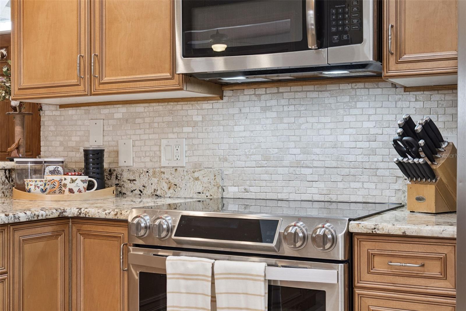 Image 11 of 73 For 2220 Kildare Drive