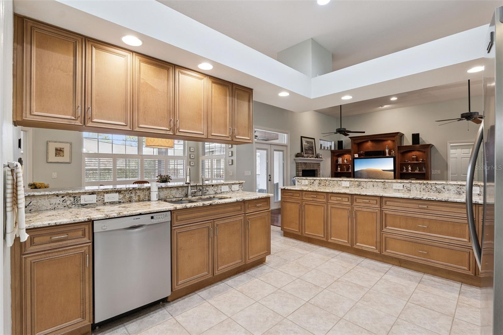 Image 14 of 73 For 2220 Kildare Drive