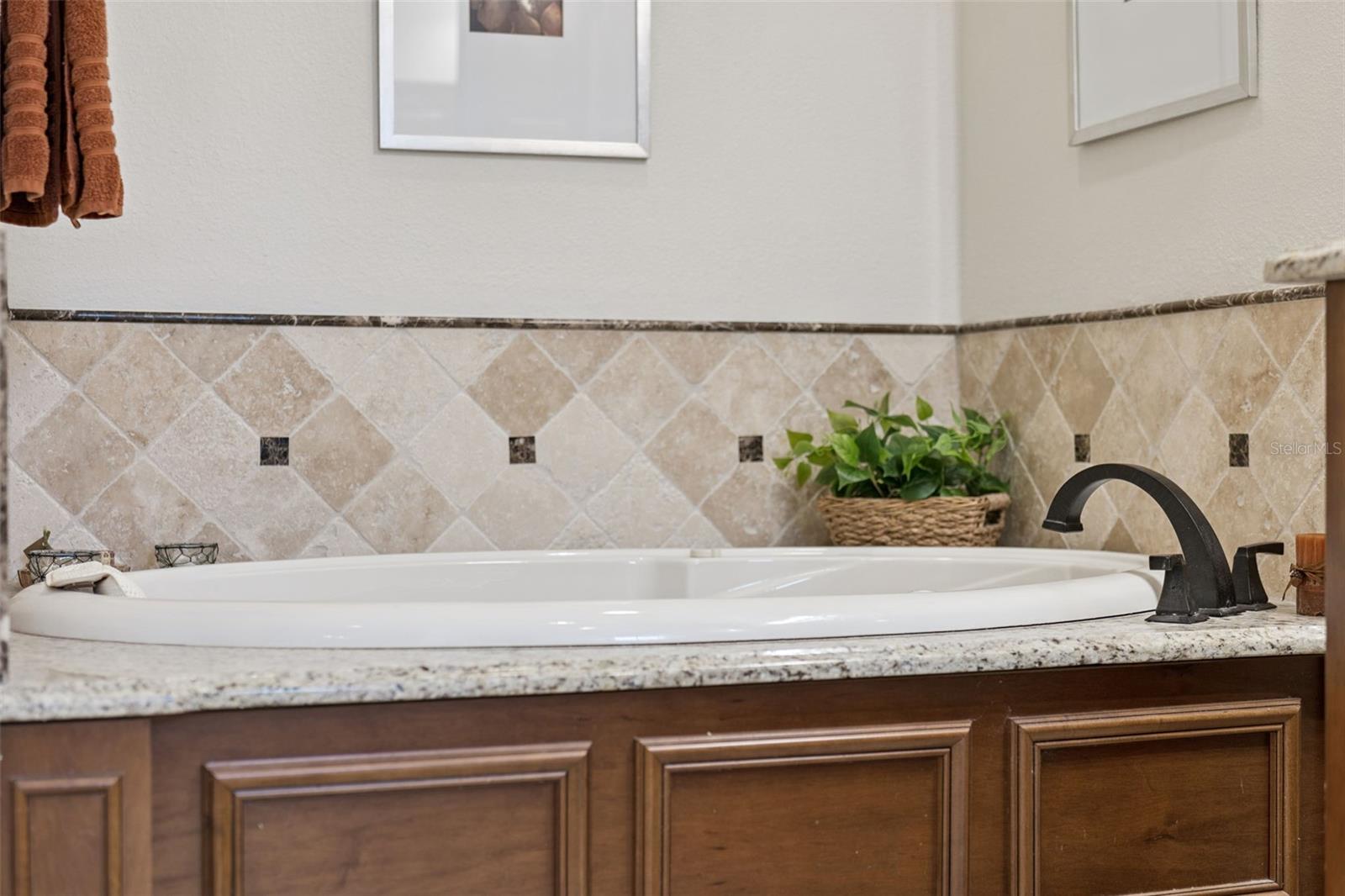 Image 24 of 73 For 2220 Kildare Drive