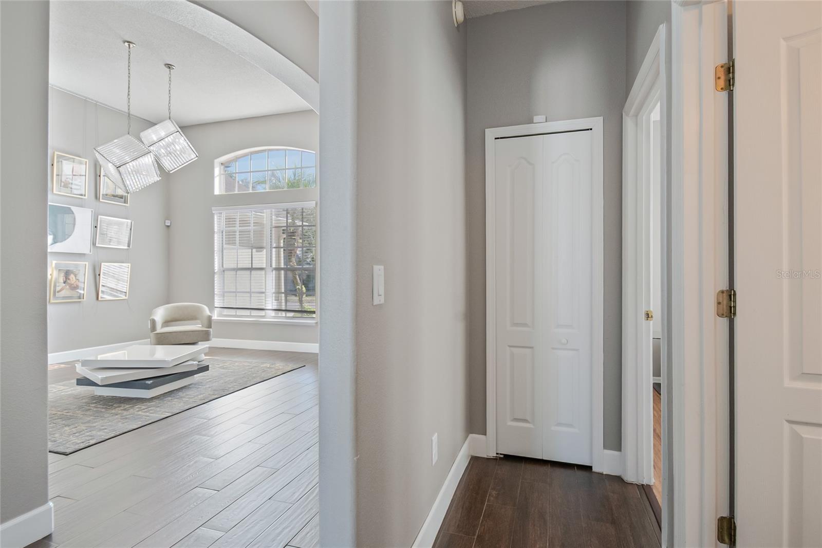 Image 18 of 68 For 13927 Magnolia Glen Circle