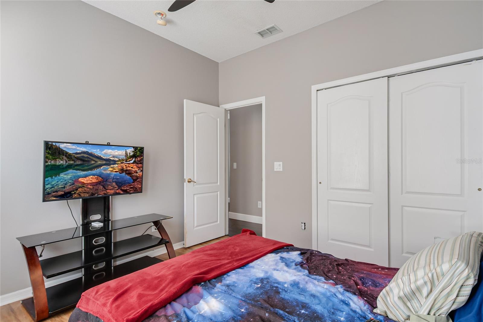 Image 21 of 68 For 13927 Magnolia Glen Circle