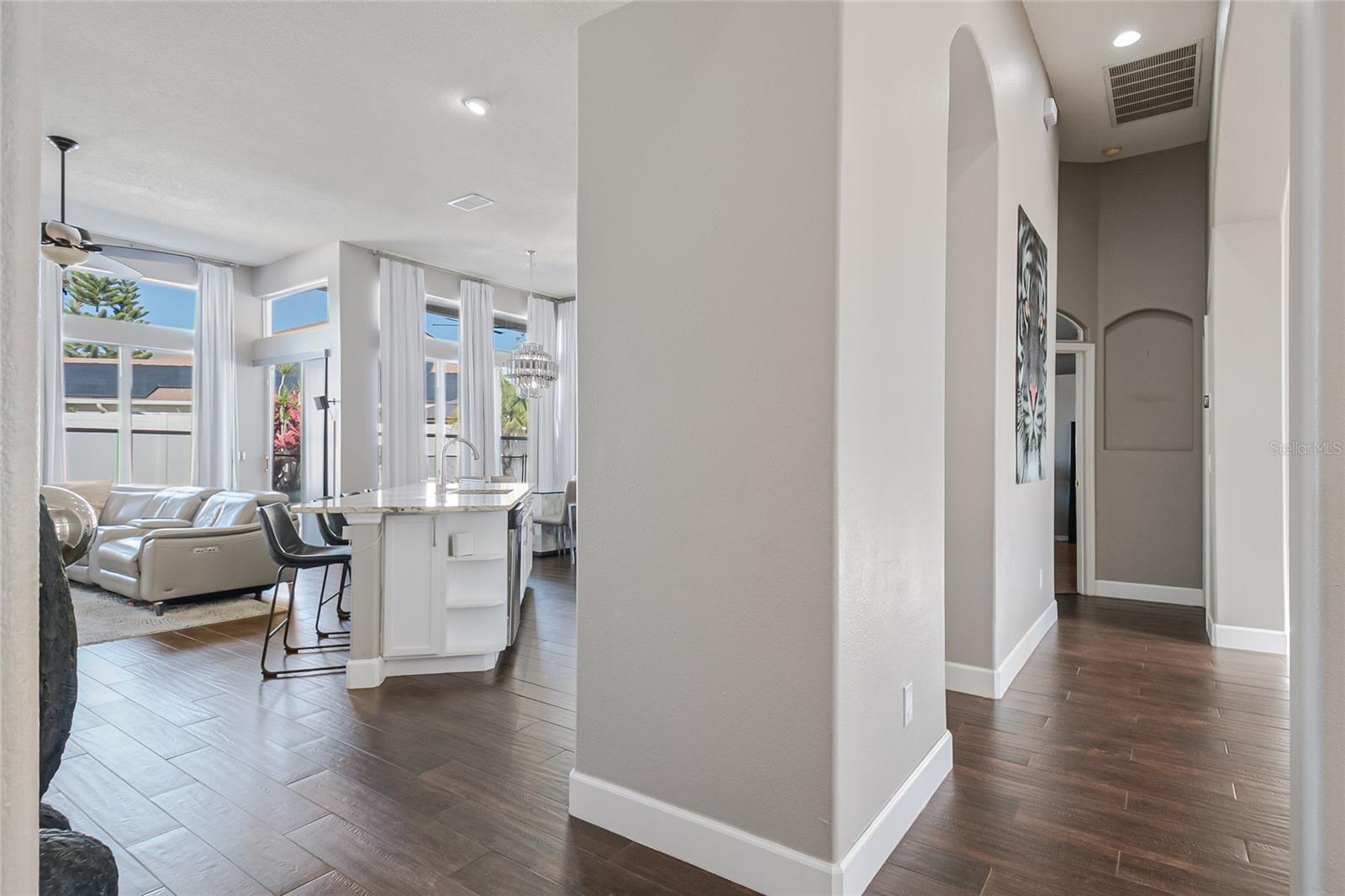 Image 25 of 68 For 13927 Magnolia Glen Circle