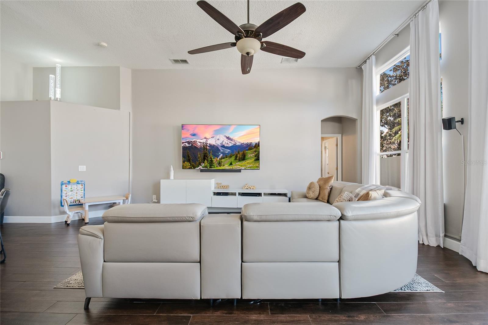 Image 38 of 68 For 13927 Magnolia Glen Circle