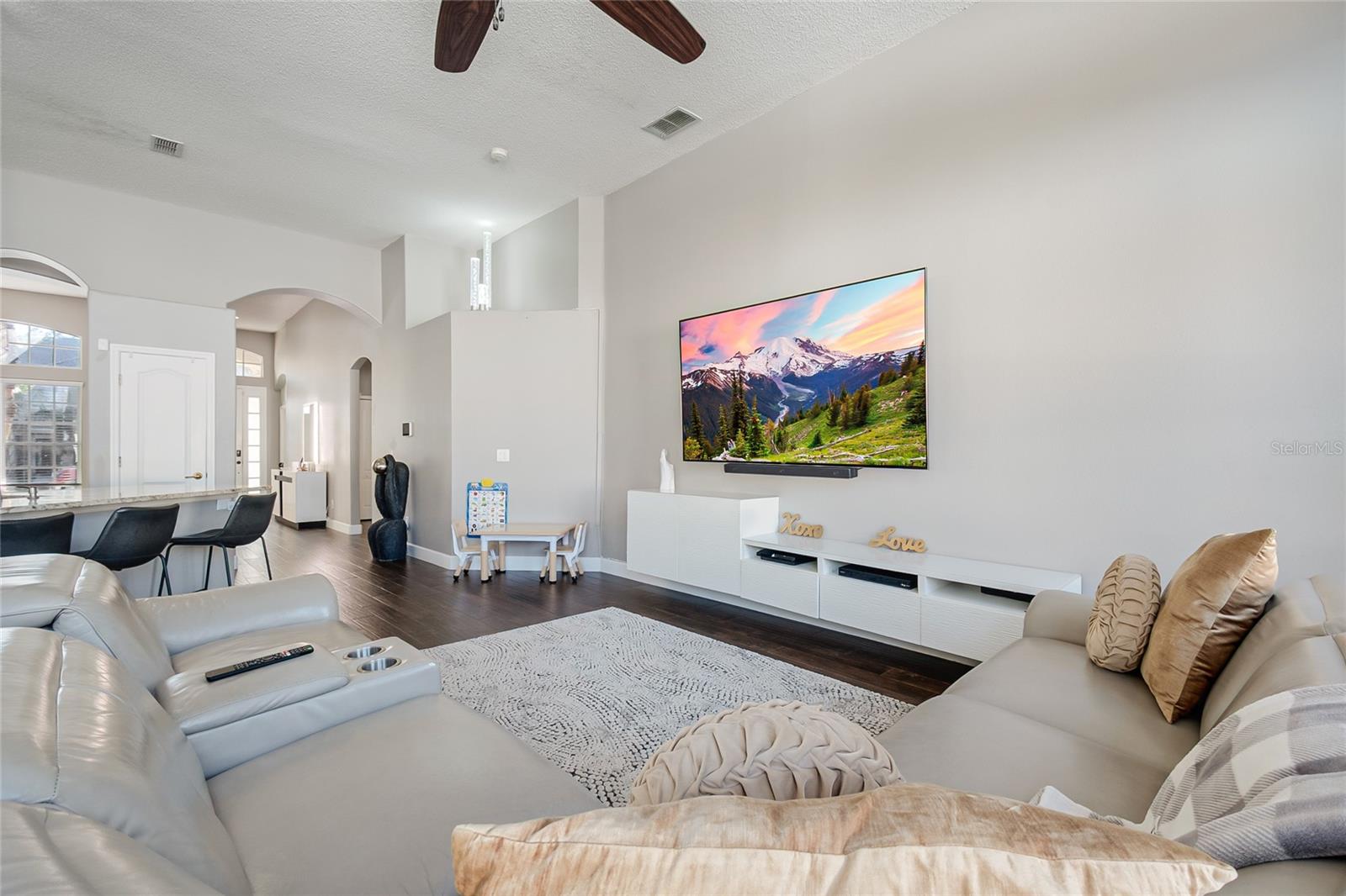 Image 39 of 68 For 13927 Magnolia Glen Circle