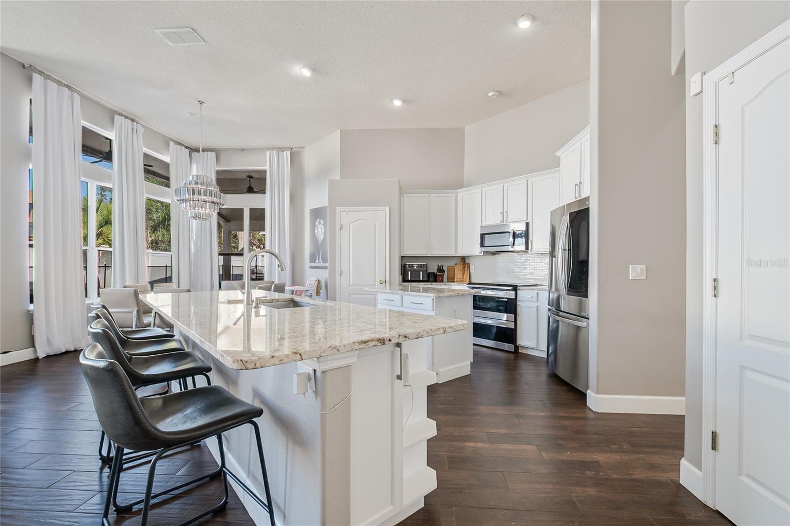 Image 41 of 68 For 13927 Magnolia Glen Circle