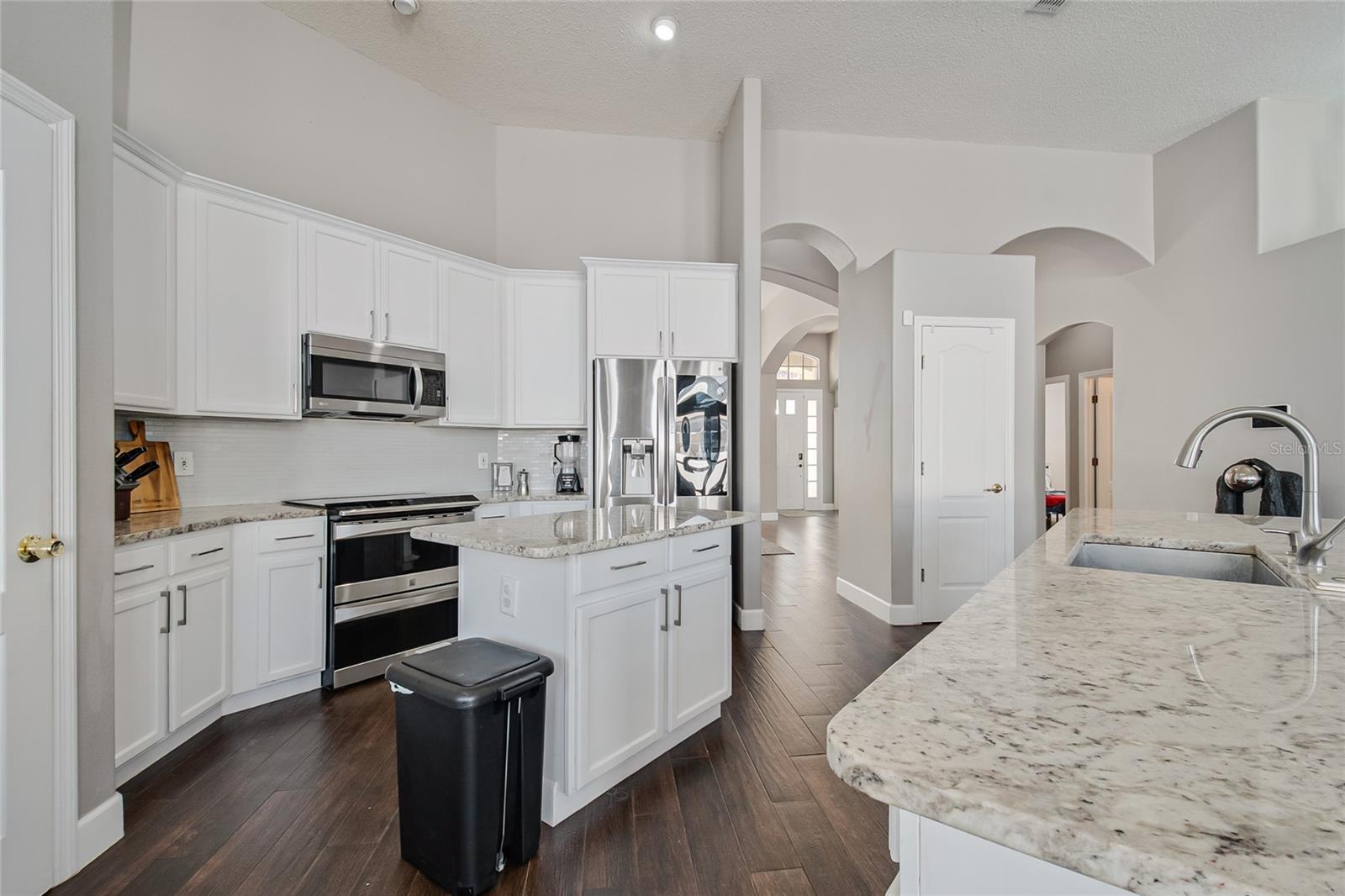 Image 45 of 68 For 13927 Magnolia Glen Circle